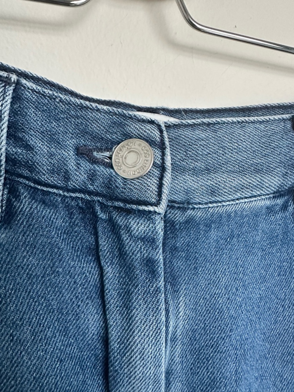 COS ($169) High Waisted Wide Leg Jeans | Minimalist Pleated Front Denim | Size 6 - Picture 5 of 16